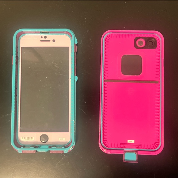 iPhone 8 Lifeproof Case - Picture 2 of 6